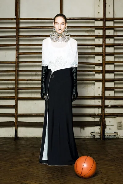 Look 15
